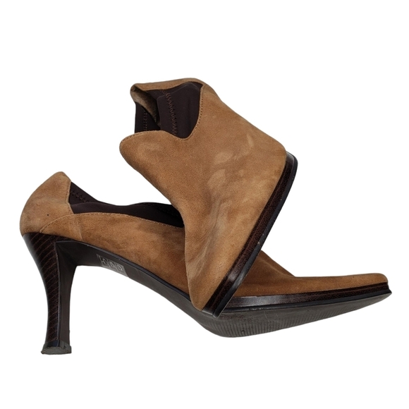 Club Moda | Tan Suede Slip On Retro Chic Glam Closed Toe Heels Women's 8.5 - Picture 6 of 12